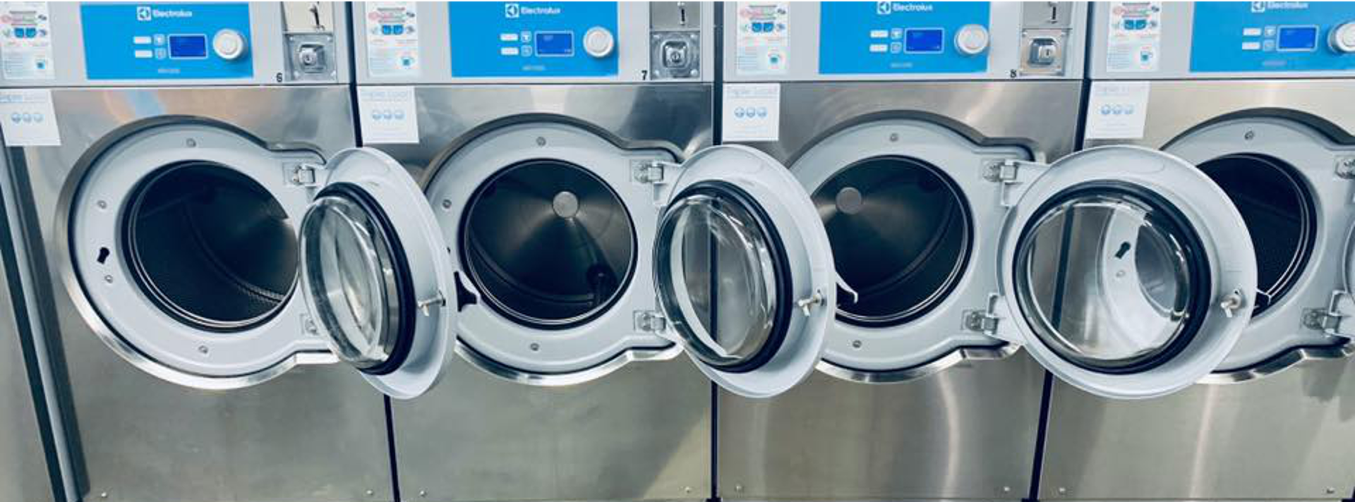 How to wash clothes at outlet laundromat